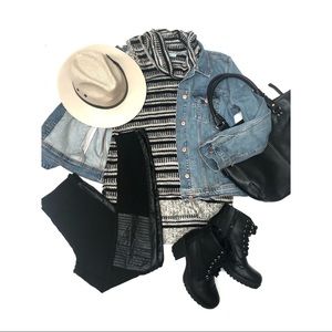 Sleeveless Turtleneck Striped Sweater Top